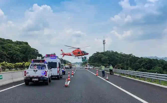 荥阳高速公路汽车救援案例